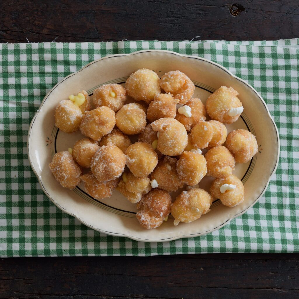 Buñuelos de nata y crema