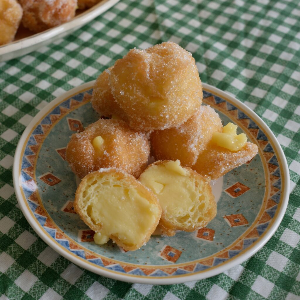 Buñuelos de nata y crema